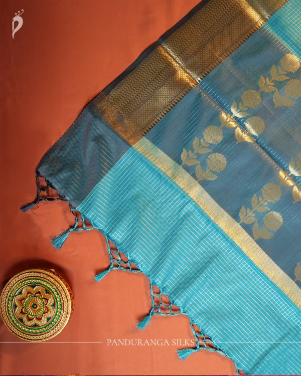 Royal Blue Silk Saree with Zari Checks and Golden Pineapple Buttas Royal Blue Silk Saree with Zari Checks and Golden Pineapple Buttas